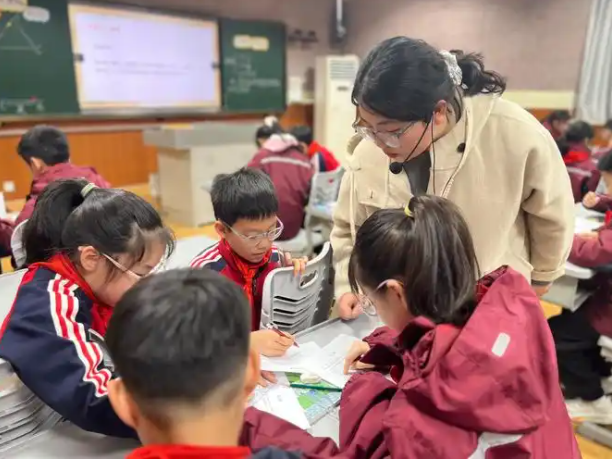 接受知识而是主动去探究去验证去发现生活中的数学之美 接受知识而是主动去探究去验证去发现生活中的数学之美